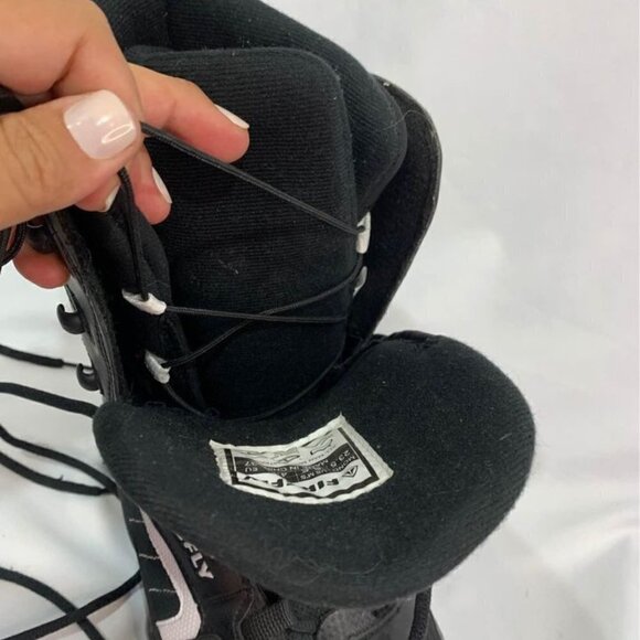 FIREFLY Mens snowboarding boots. New! Size 5.5. Never used. Double lace… - Picture 6 of 10